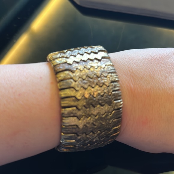 NWT Aztec Necklace set in dual tone gold & faux pearls with bracelet & earrings - Picture 7 of 17